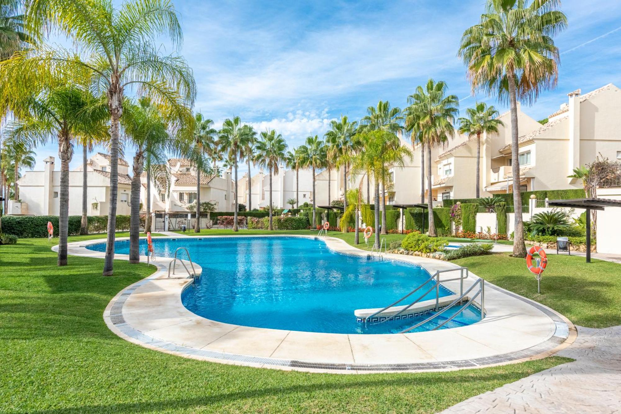 El Arenal Townhouse By The Beach With Swimming Pool - Eaw Homes Marbella Exteriér fotografie